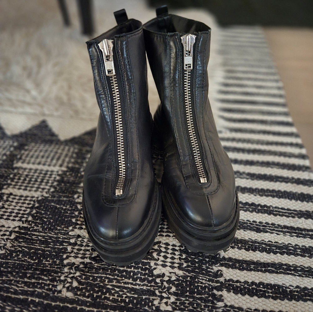 Schutz Leather Zip Boot - 7.5W